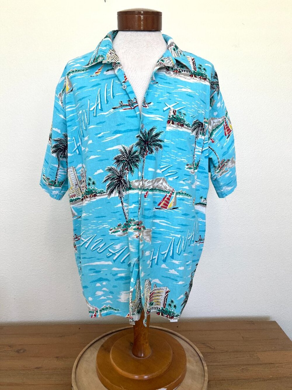 Le Tigre Hawaiian Mens Shirt - Size XL - Tall Man